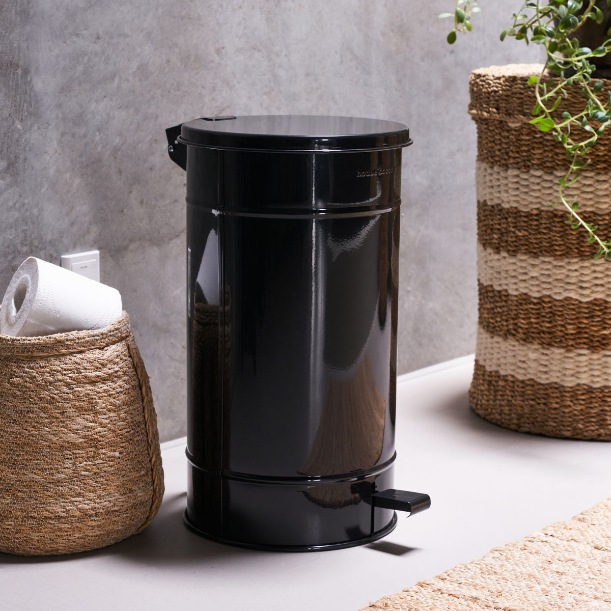 Bin, Sono, Black