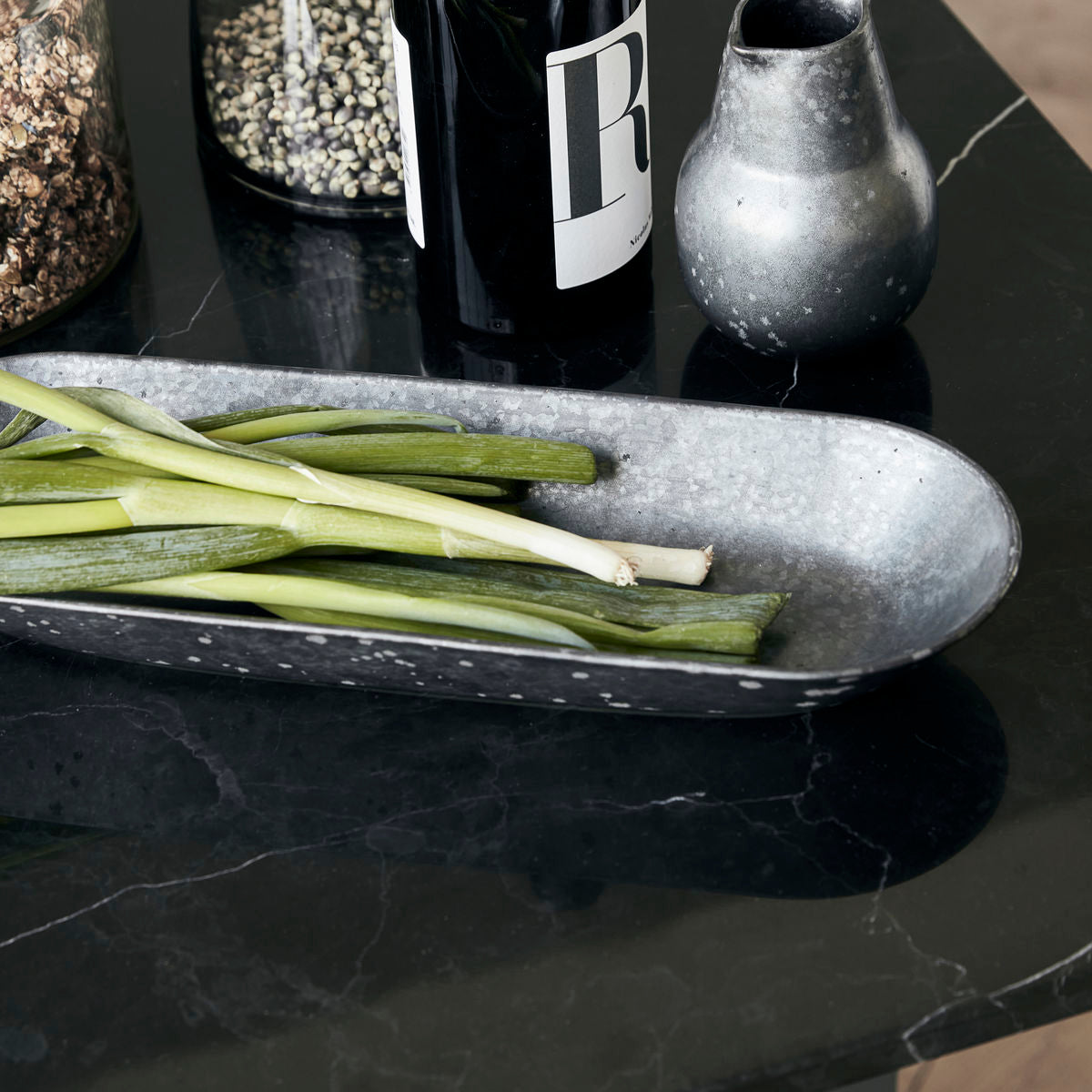 Serving dish black brown 2