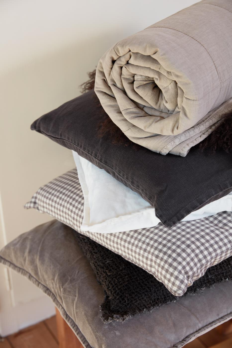 Pude med betræk antracit