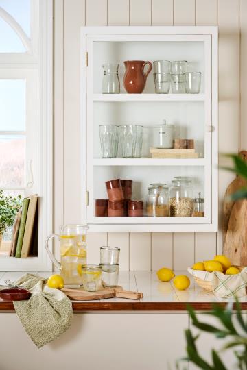 Vægskab Gilleleje m/3 hylder 3 glassider