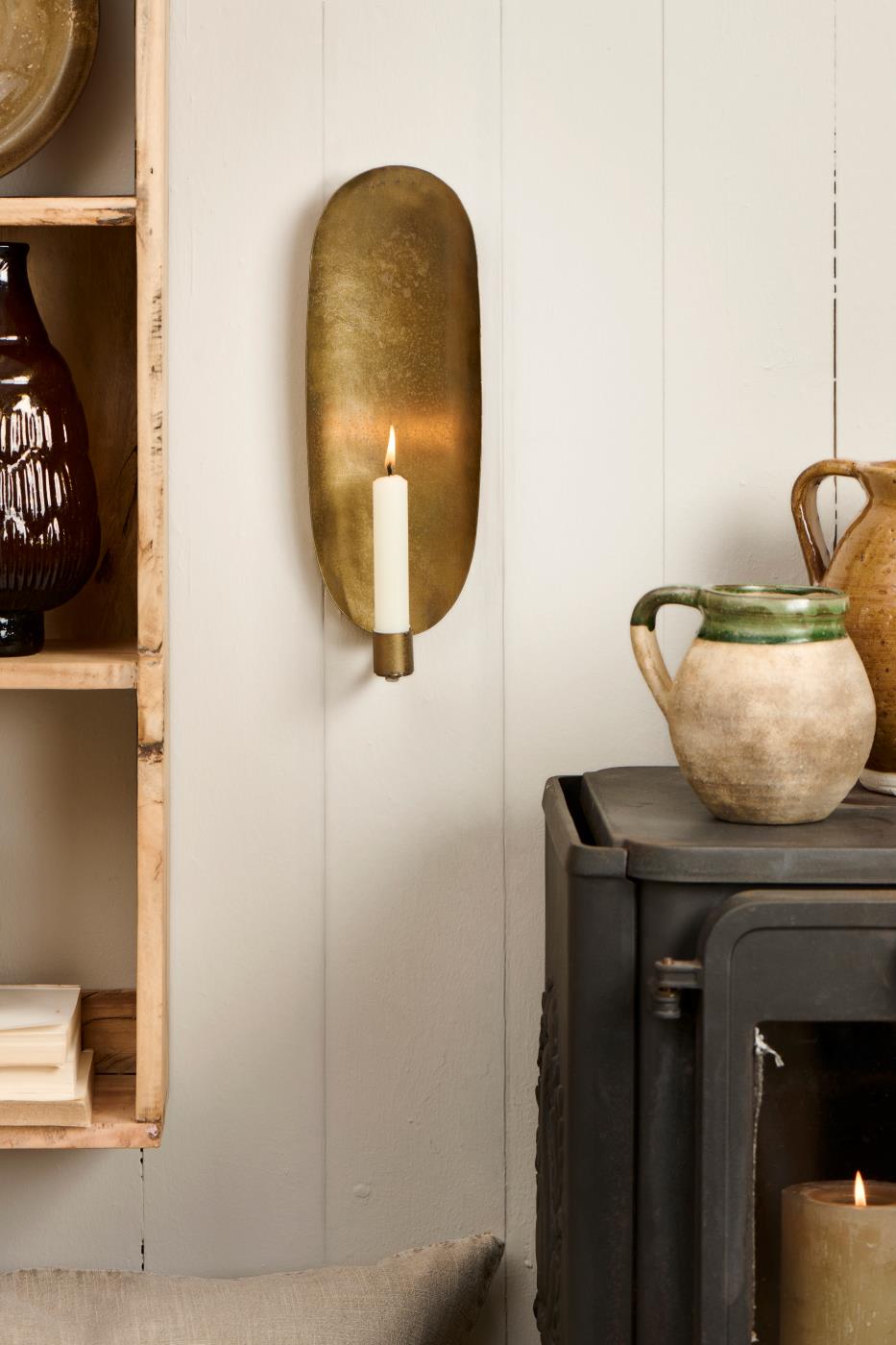 Vægstage t/2,2 cm lys buet bagside