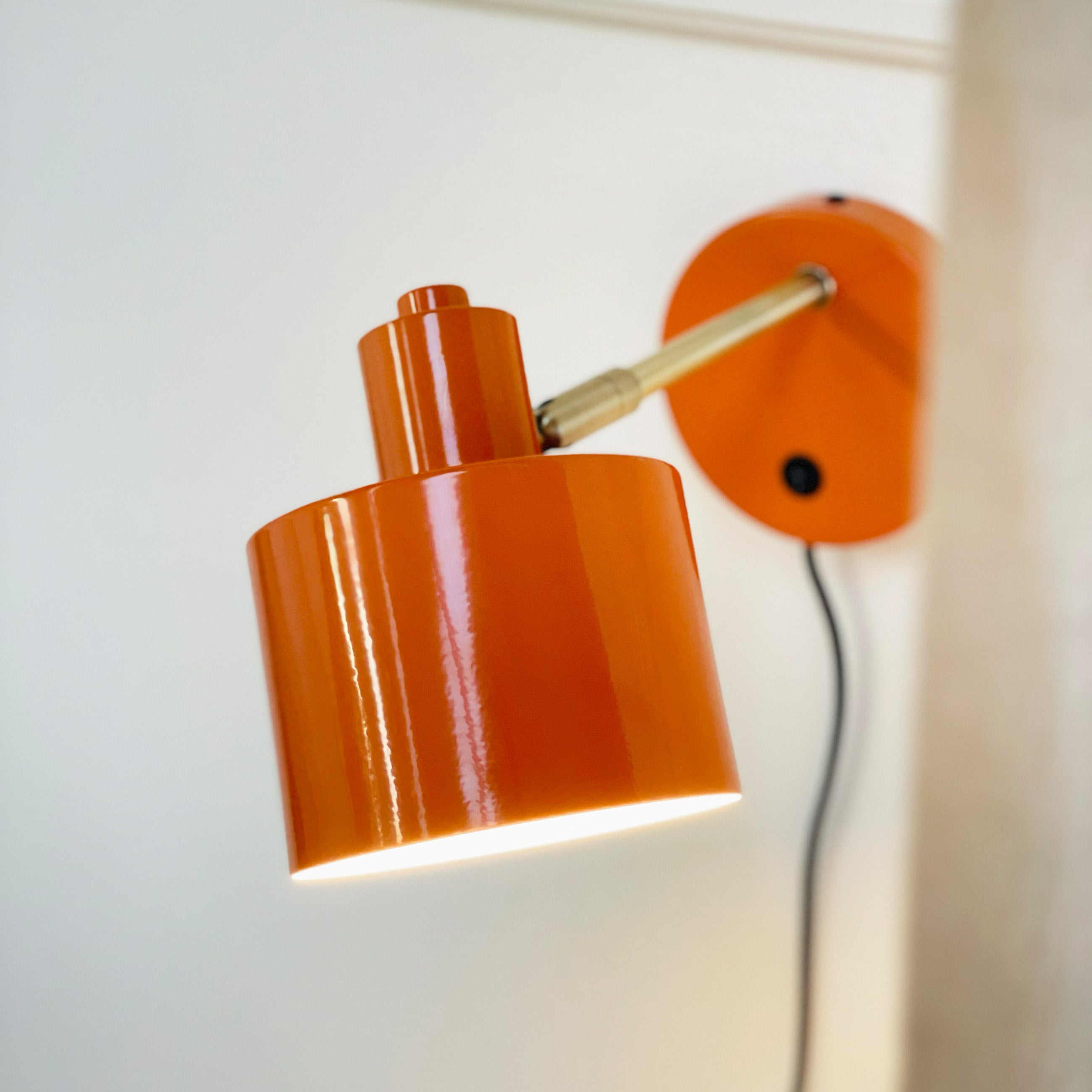 Ocean orange/messsing væg
