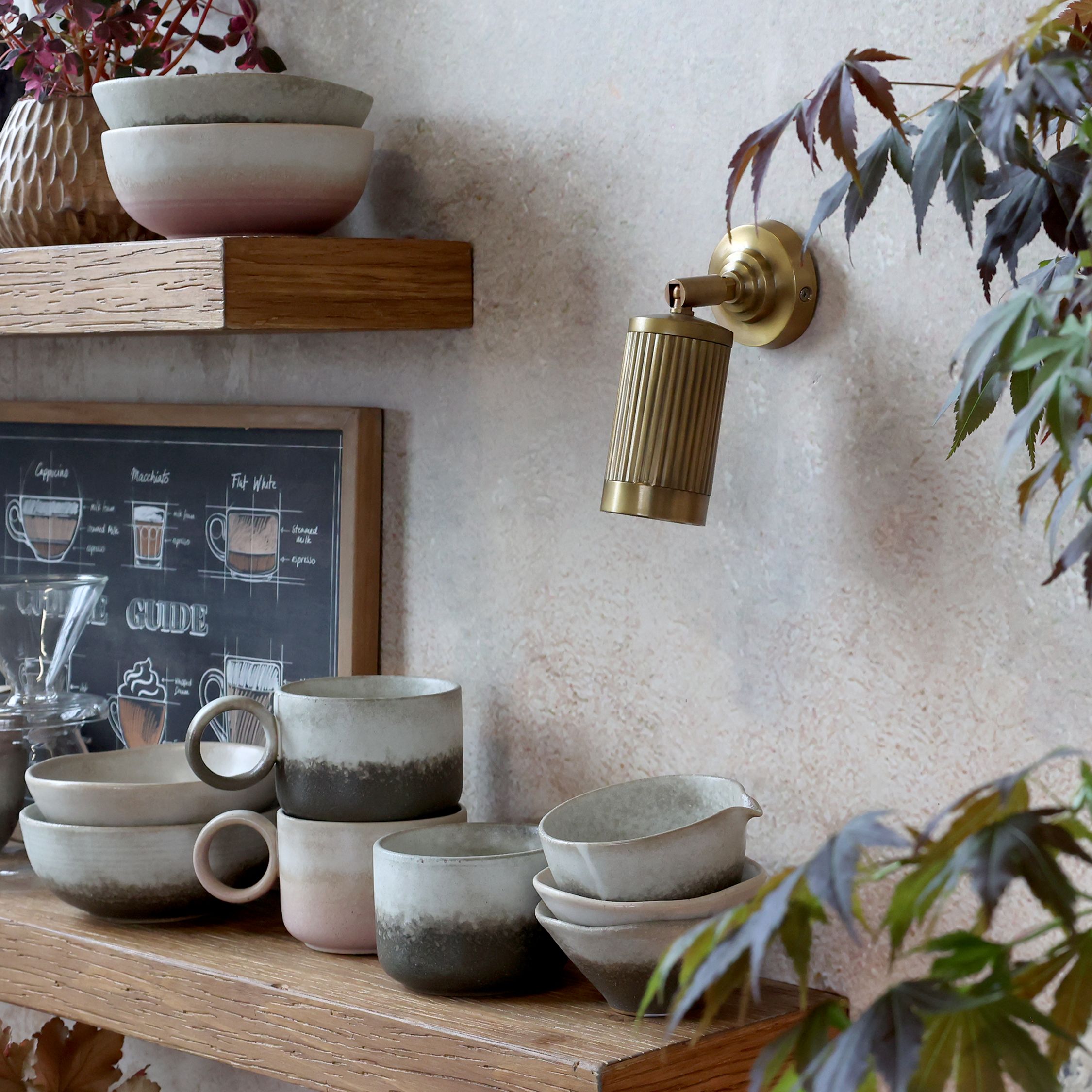 Lampe til væg med riller