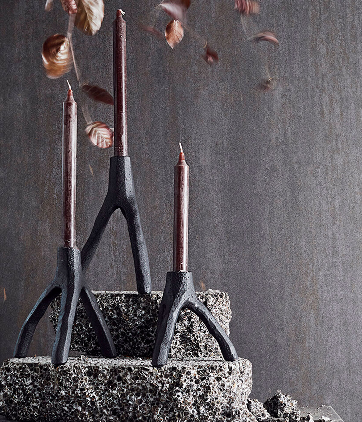 Lysestage Aion S - sort støbjern