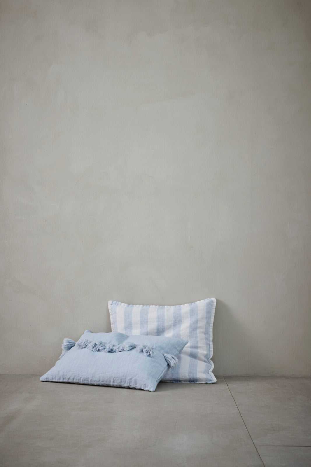 Felinia cushion, Blue 60x40
