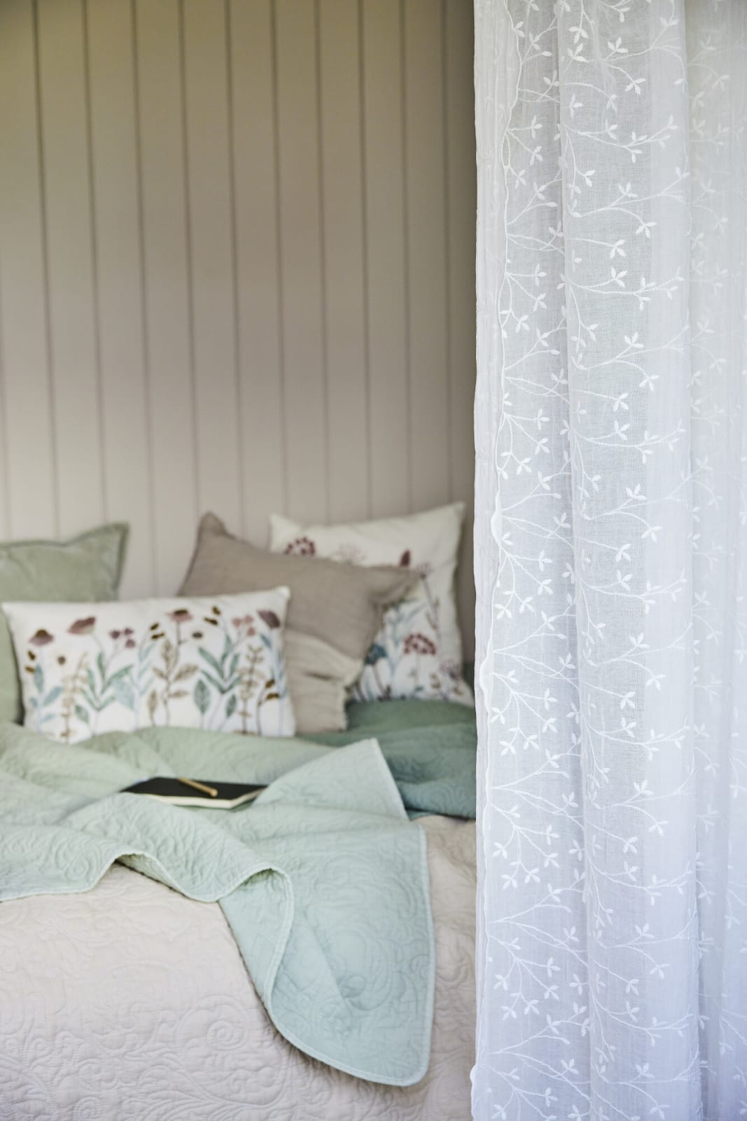 lnielle cushion 60x Off White