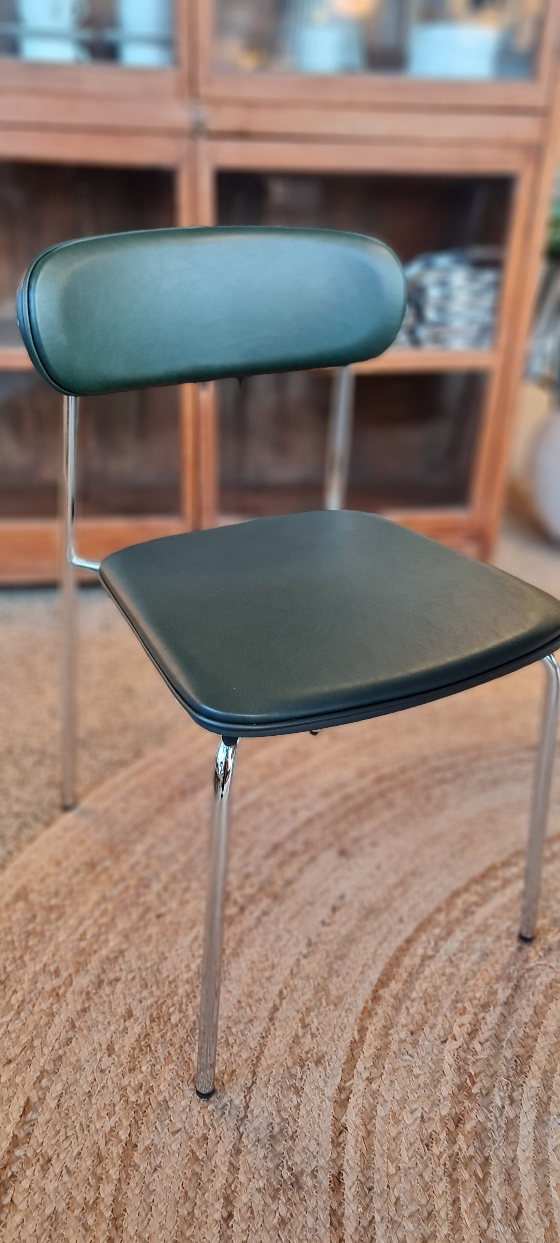 Chair, HDpova, Chrome; Dark green