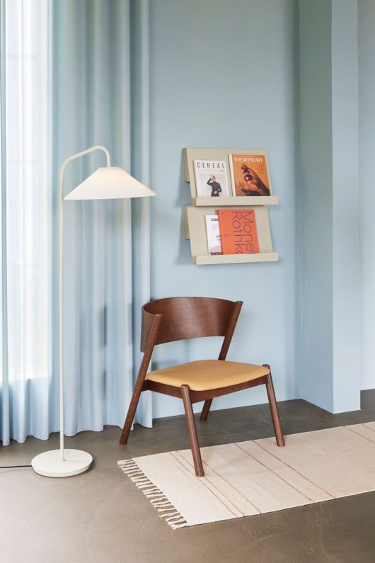 Solid floor lamp sand