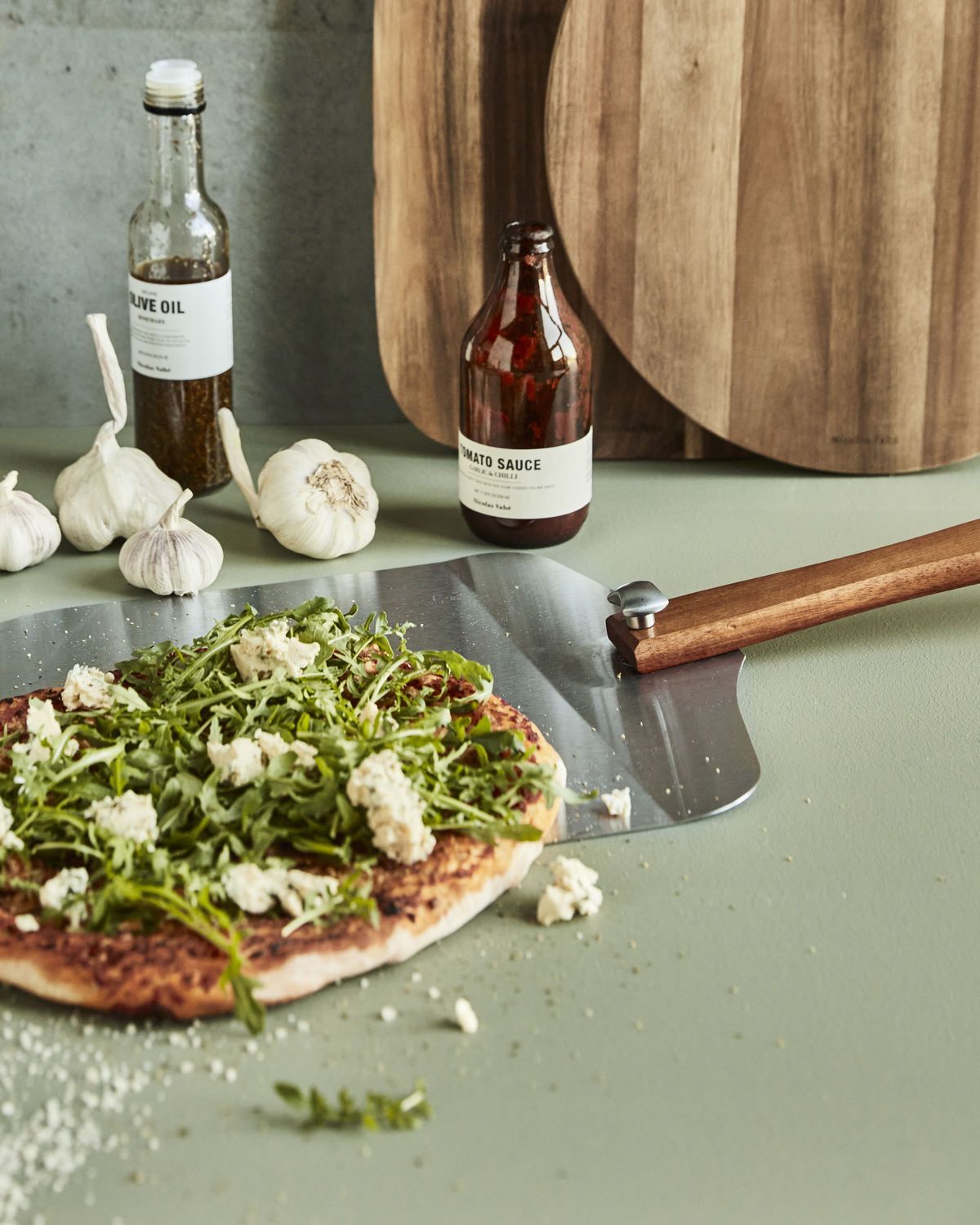 Pizza peel, Nature