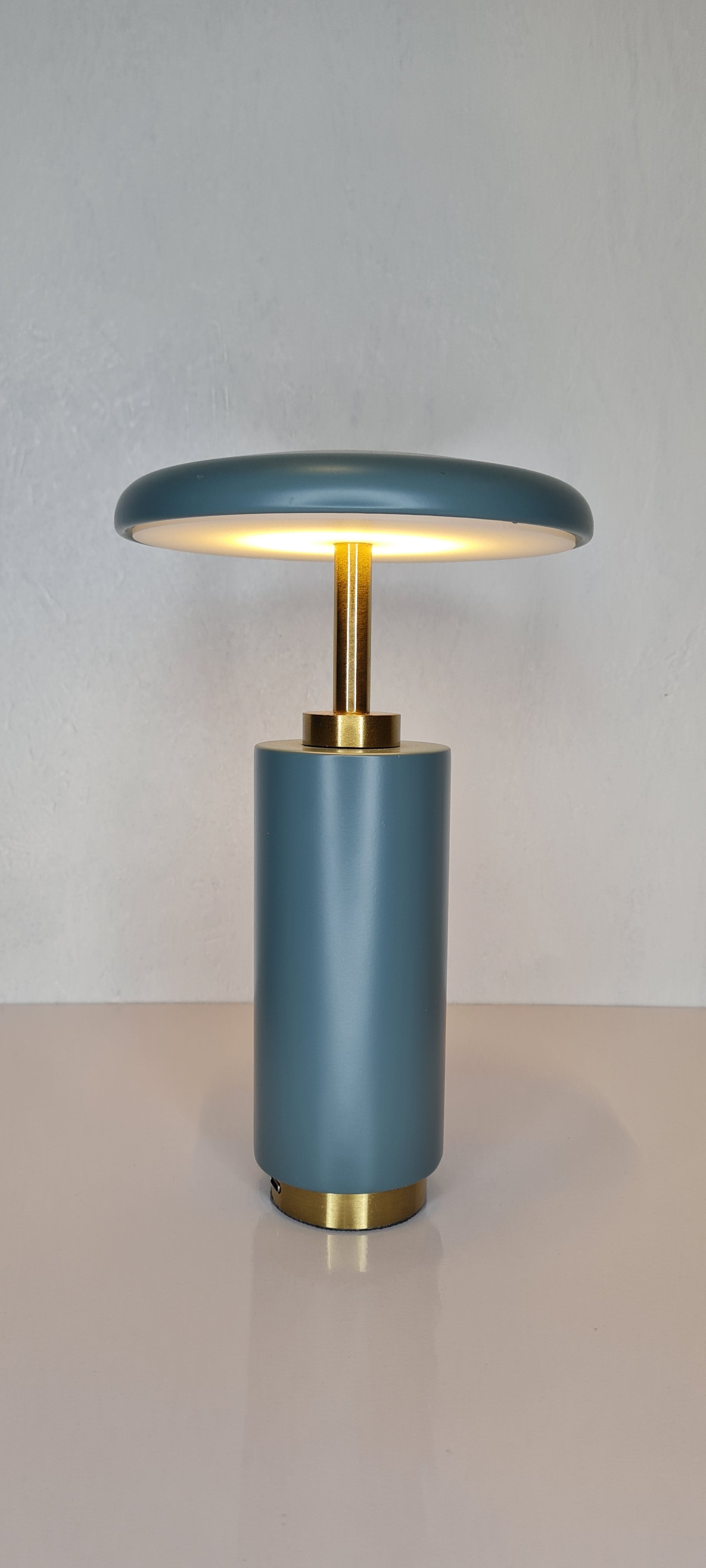 Cassias LED lamp - BLUE SHADOW