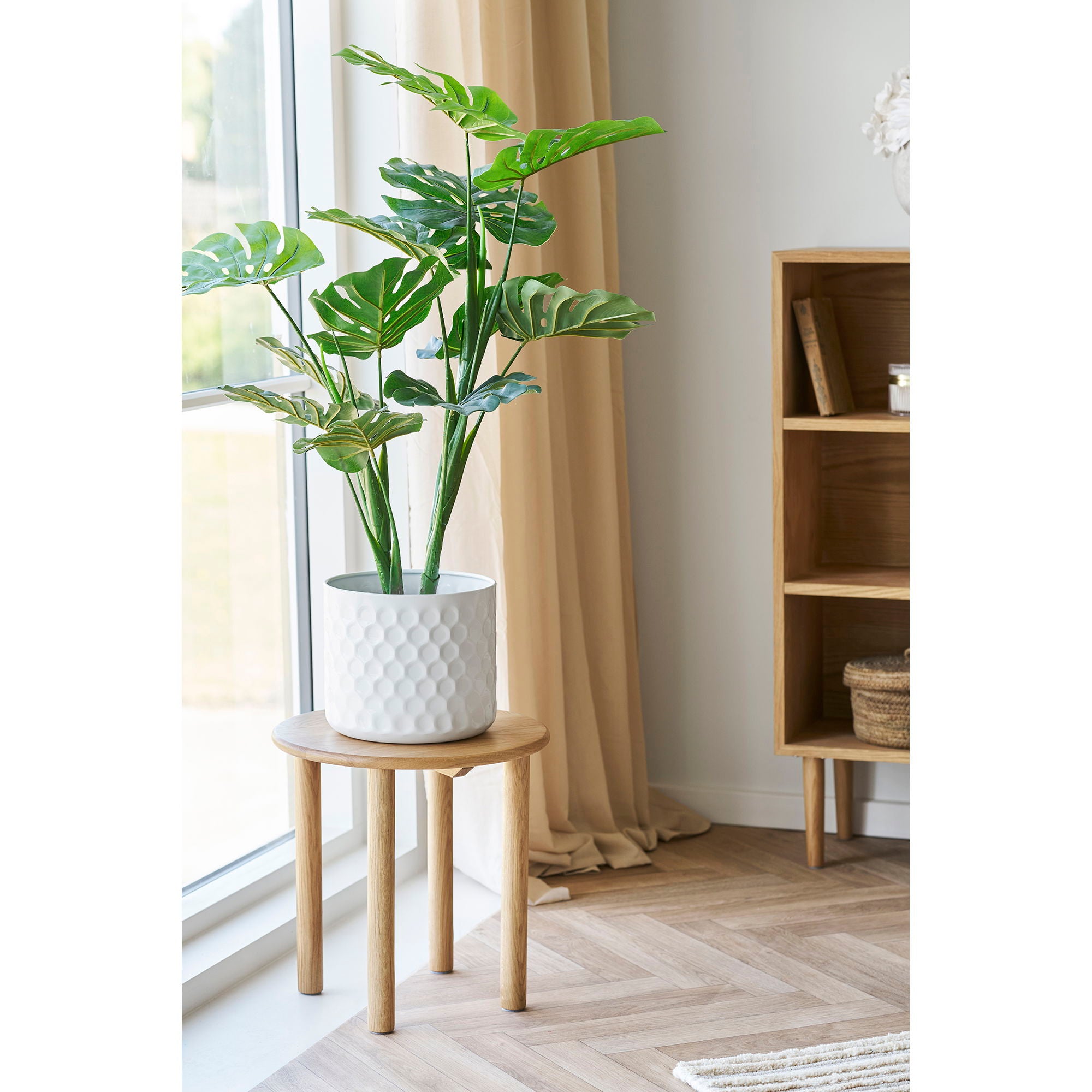 Jena side table, oak ø40x40