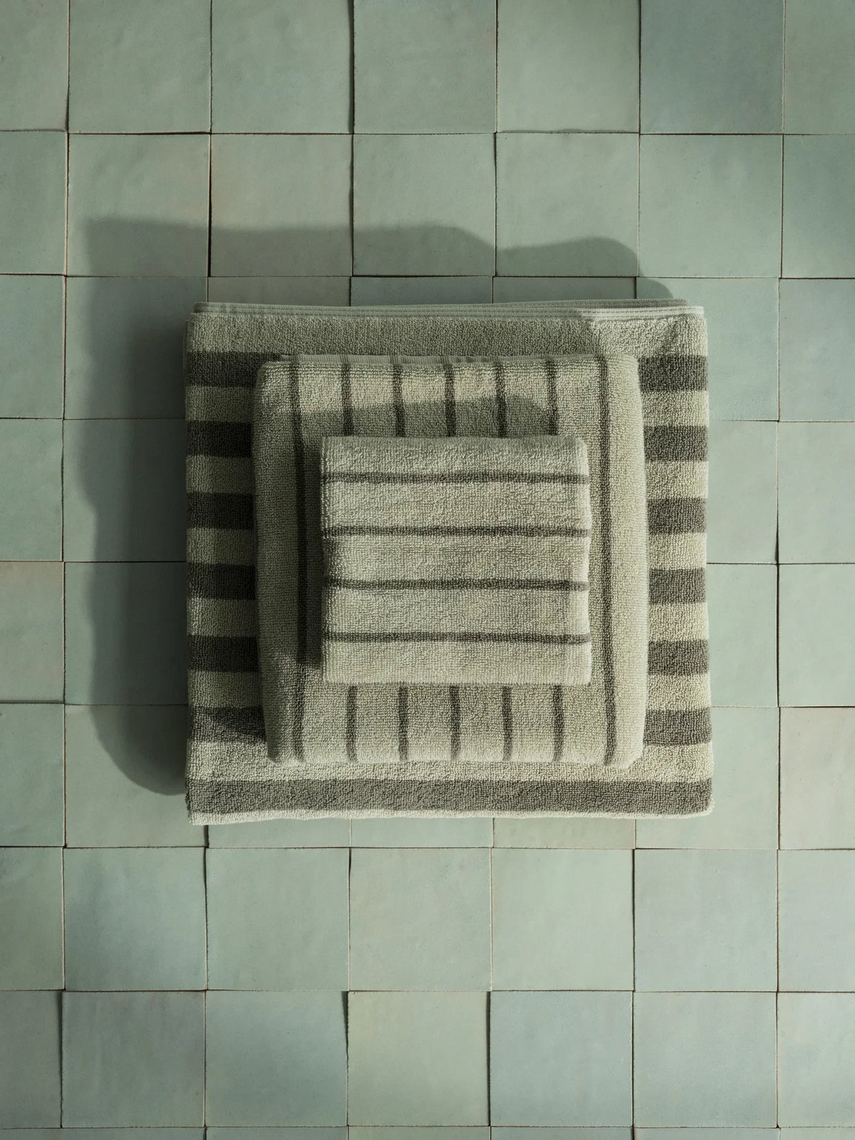 Bath towel -ARTO- colour Desert Sage/Agave Green