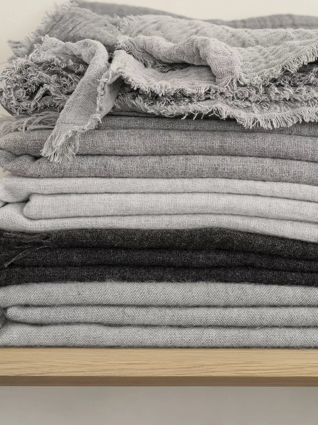 Throw B 130 cm. T200 cm Magnet