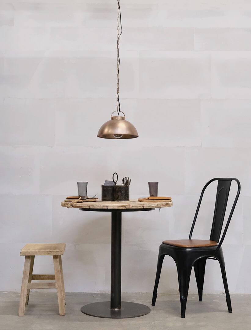 Nordic skammel i lyst genbrugstræ