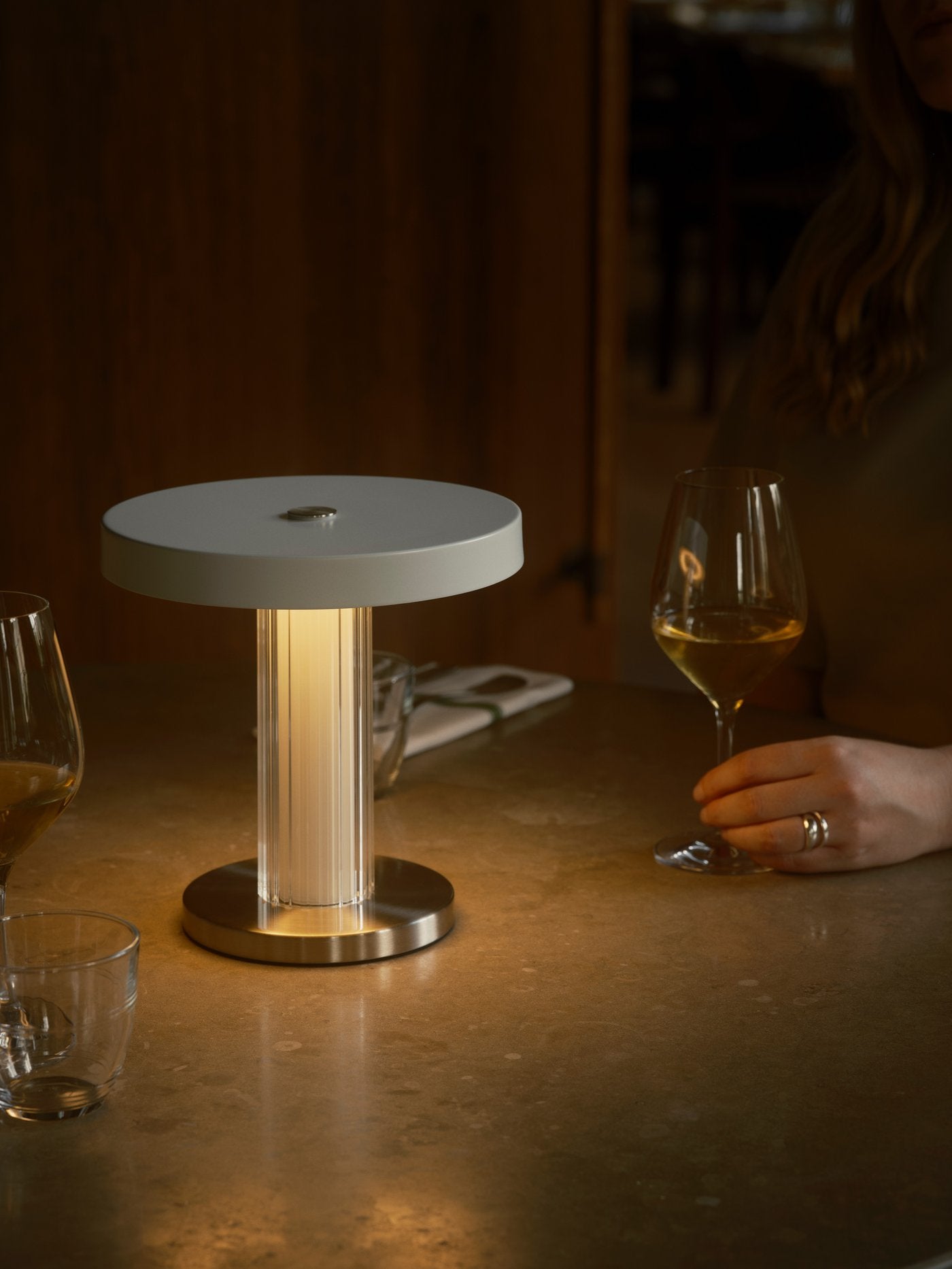 Trezzi portable table LED white